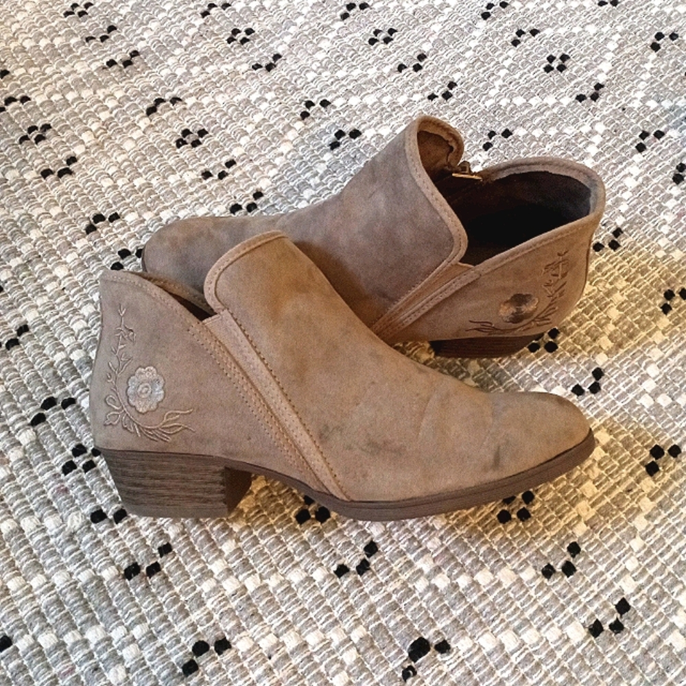 Time and Tru Brown Ankle Boots